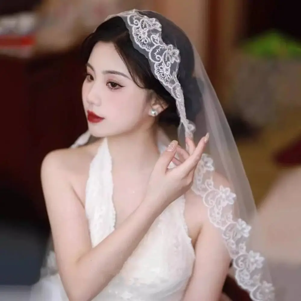 エレガントなレースフラワーブライダルベールソフトチュール単層ウェディングベールホワイトロング花嫁ヘッドガーゼ花嫁アクセサリー