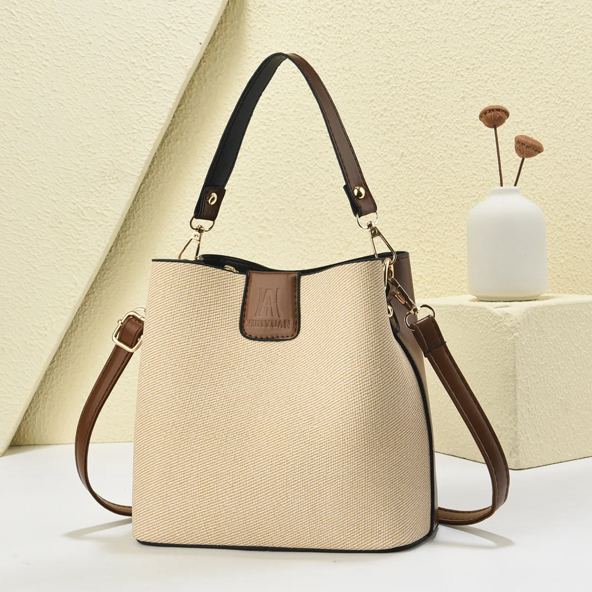 

Large Capacity Bucket Bag With Strap Interior Zipper Pocket Organized Compartment Storage Handbag Leather Crossbody Shoulder Bag