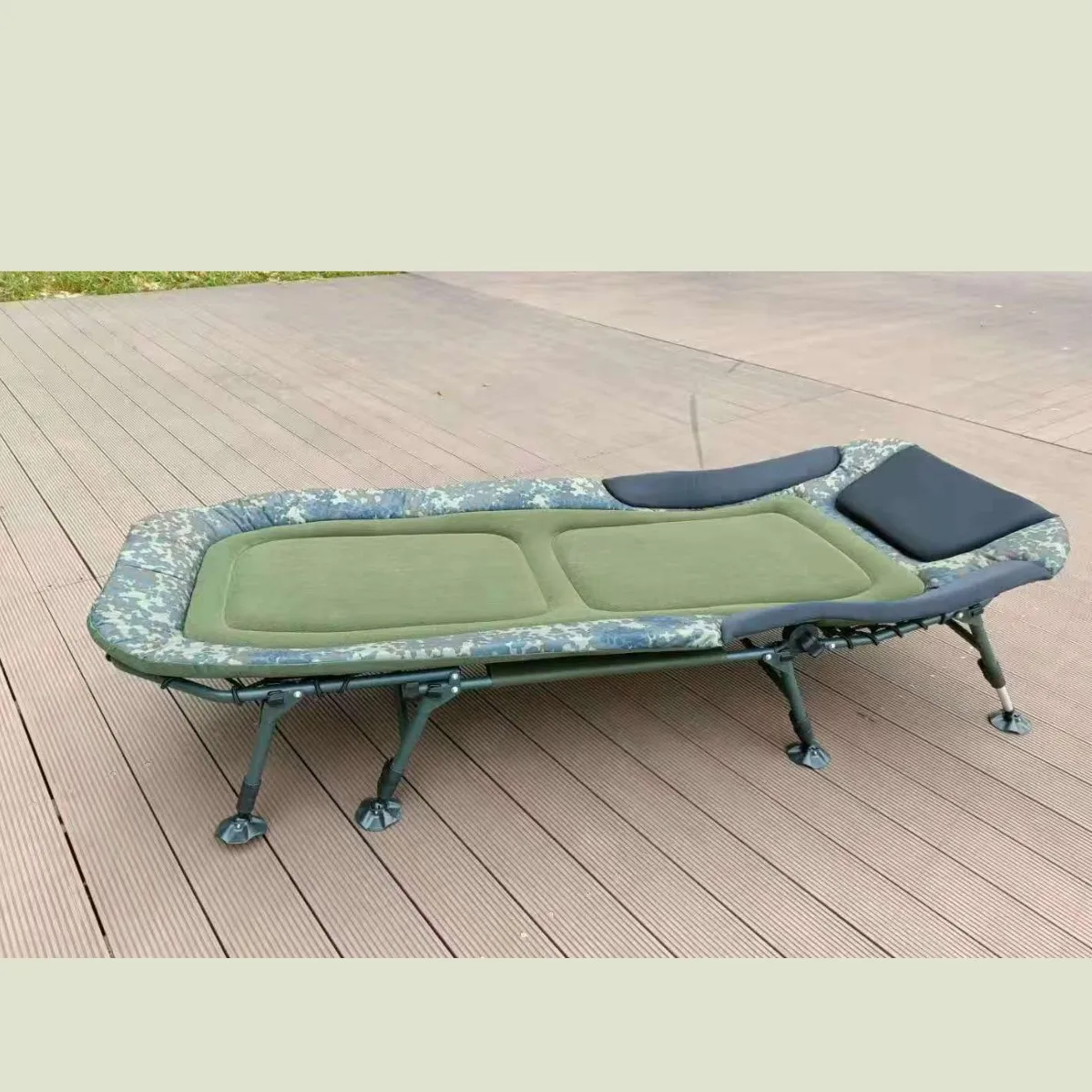 All-terrain collapsible camp bed