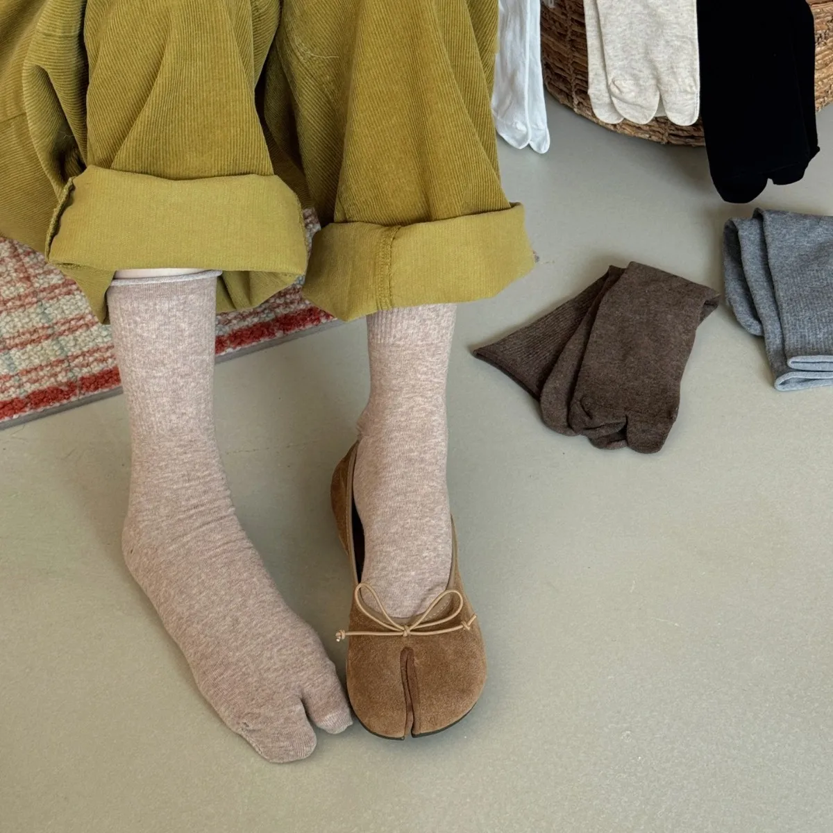 Women's Toe Socks 2026 New Autumn and Winter Solid Color Medium Tube Socks Women Korean Knitted Cotton Breathable Two Toes Socks