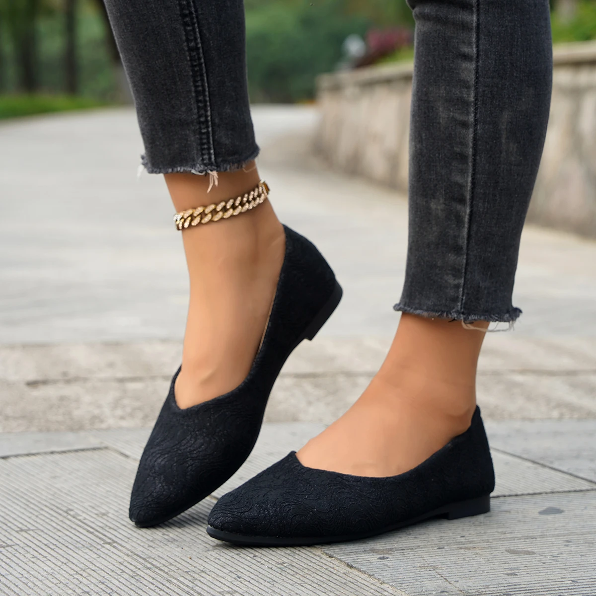 

Elegant Floral Lace Ballet Flats for Women, Pointed Toe Slip-on Shoes Perfect for Office, Date & Bridal Events