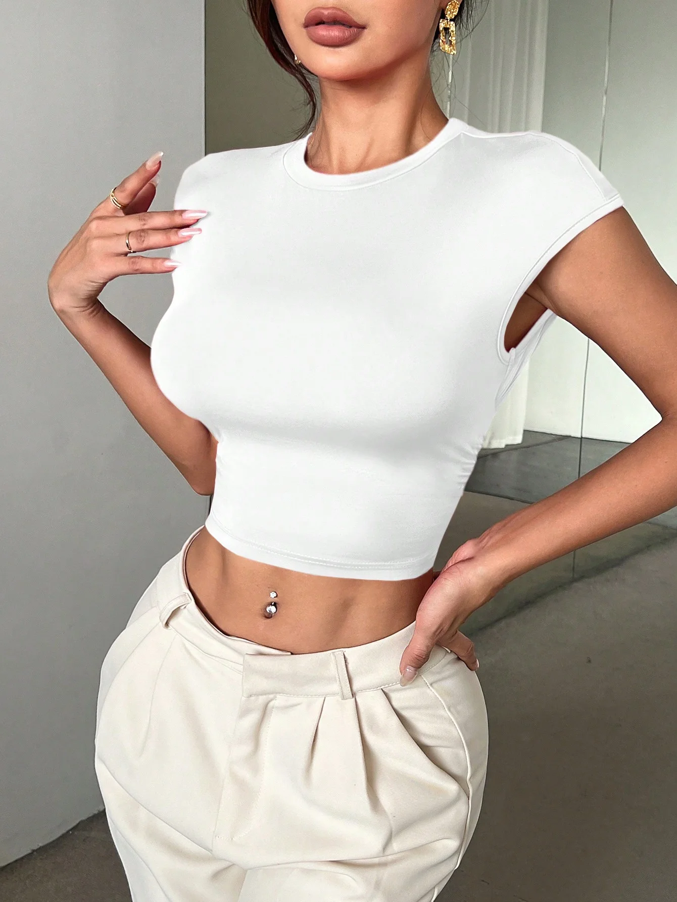 Solid Twist backless witte top crop tee