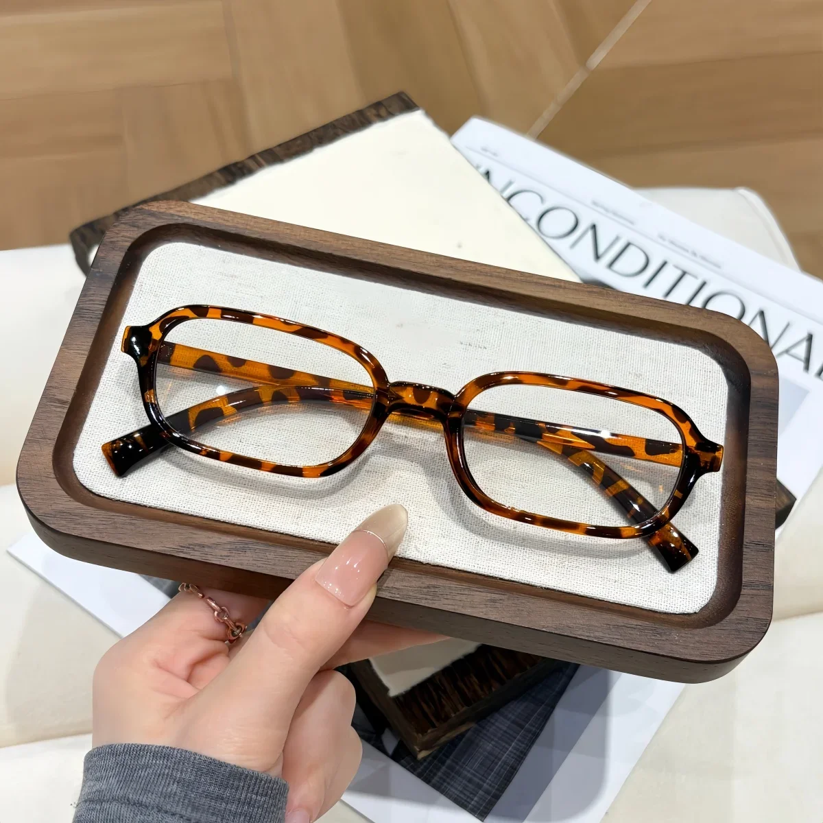 1Pc European and American Retro-Style Anti-Blue Light Glasses, Commonly Used for Watching Tv, Mobile Phones, and Computers