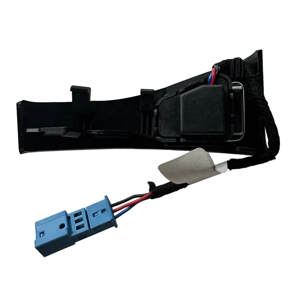 Bright Black Rear Left Door Button Bright Black Finish Compatible With OEM Number Easy Usage Feature Non-deformed Structure