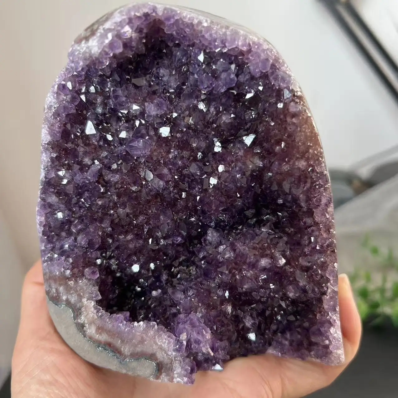 

710g 11.5cm Natural Uruguay Dream Amethyst Quartz Crystal Cluster stand