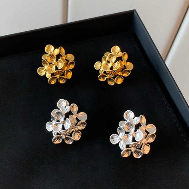 

Модные серьги в Европе и Америке, золотые, серебряные серьги с цветком, женские серьги высокого качества, очаровательные ювелирные изделия, подарок, тренд