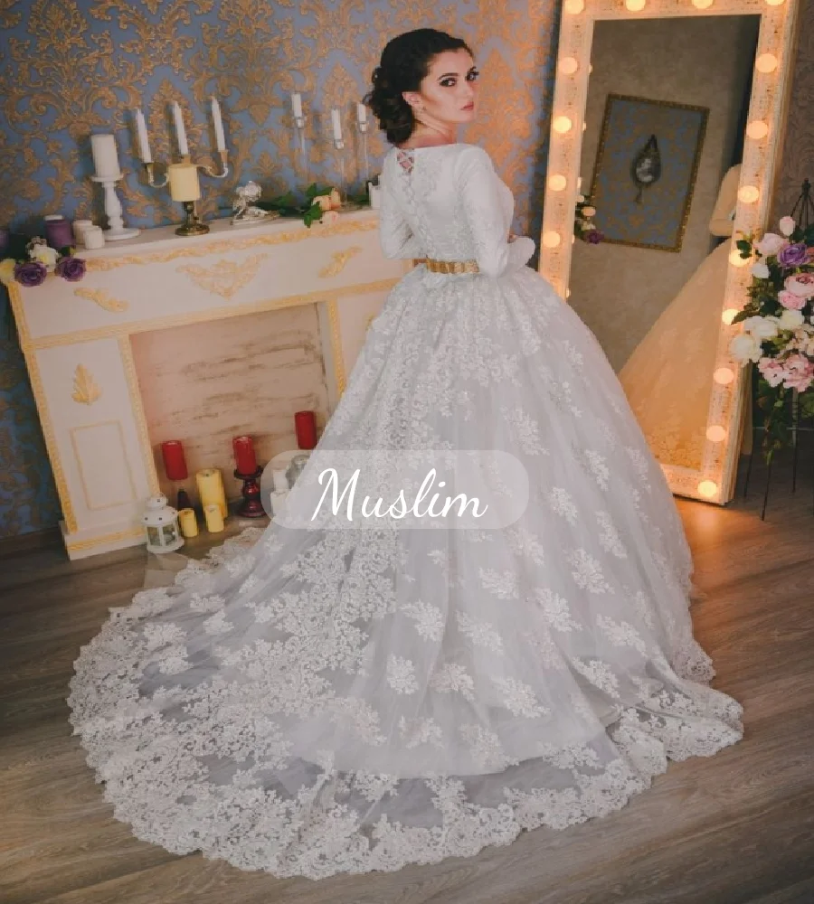 Timeless Arabian Muslim Wedding Dress 2025 Ball Gown Lace Caucasian Circassian Bride Dress Gold Accents Turkish Moroccan Bride