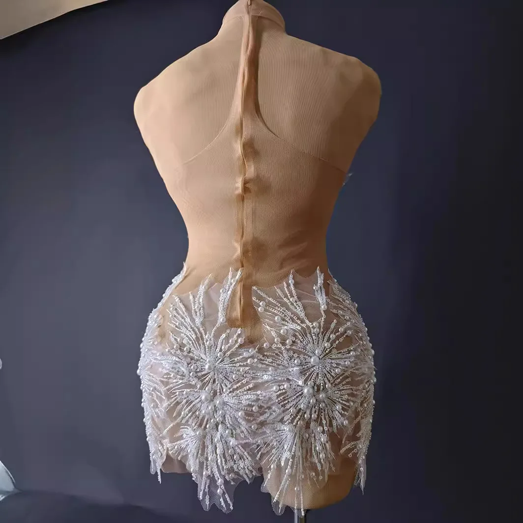 패션 홀터넥 스트랩 숏 드레스 개성있는 스트릿 스타일 스킨톤 시스루 섹시 이브닝 파티 여성 미니 드레스