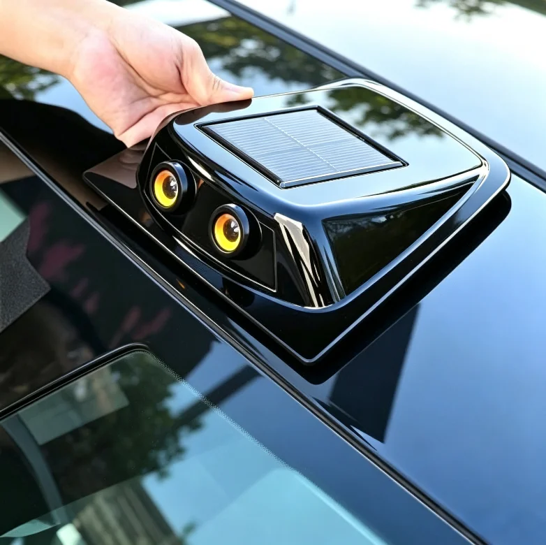 Universal Car Solar Dynamic Big Eyes Ornament Simulation Sentinel Mode Laser Eyes Decorative Warning Light for Vehicle