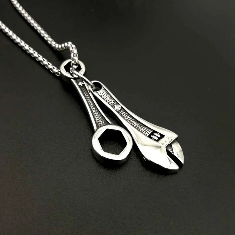 Vintage Titanium Steel Men's Fashion Necklace Motorcycle Wrench Tool Pendant Necklace Punk Hip Hop Personality Jewelry