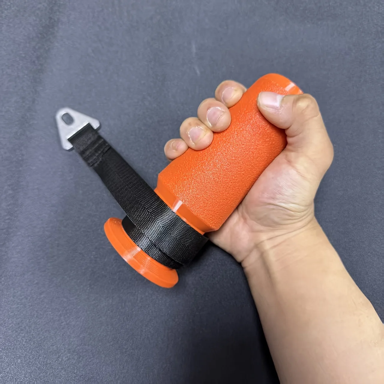 Arm Wrestling Sports Single-Sided Tapered Handle, Which Trains the Strength of the Lower and Upper Three Fingers, Enhances the Strength of the Wrist and Fingers, and Feels Great in Hand, with Excellent Grip.