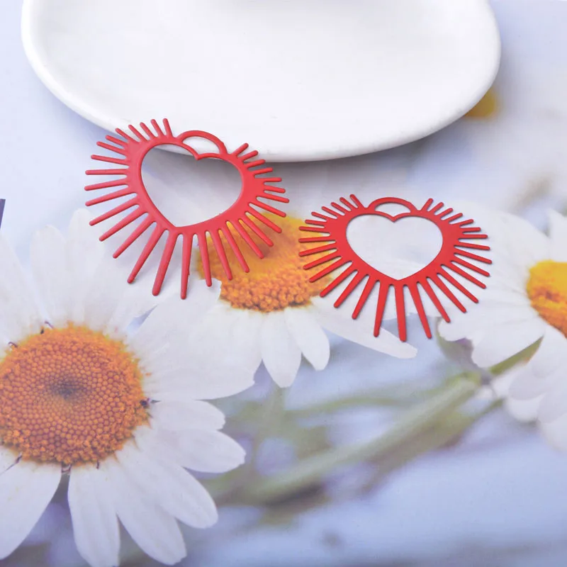 20 Stück AB8806 Messing-Schmuckanhänger in Hellgolden, Herz-Charms, fluoreszierendes Gelb, Anhänger für DIY-Schmuck, Ohrringe, Halsketten, Accessoires für Frauen – Detail 8