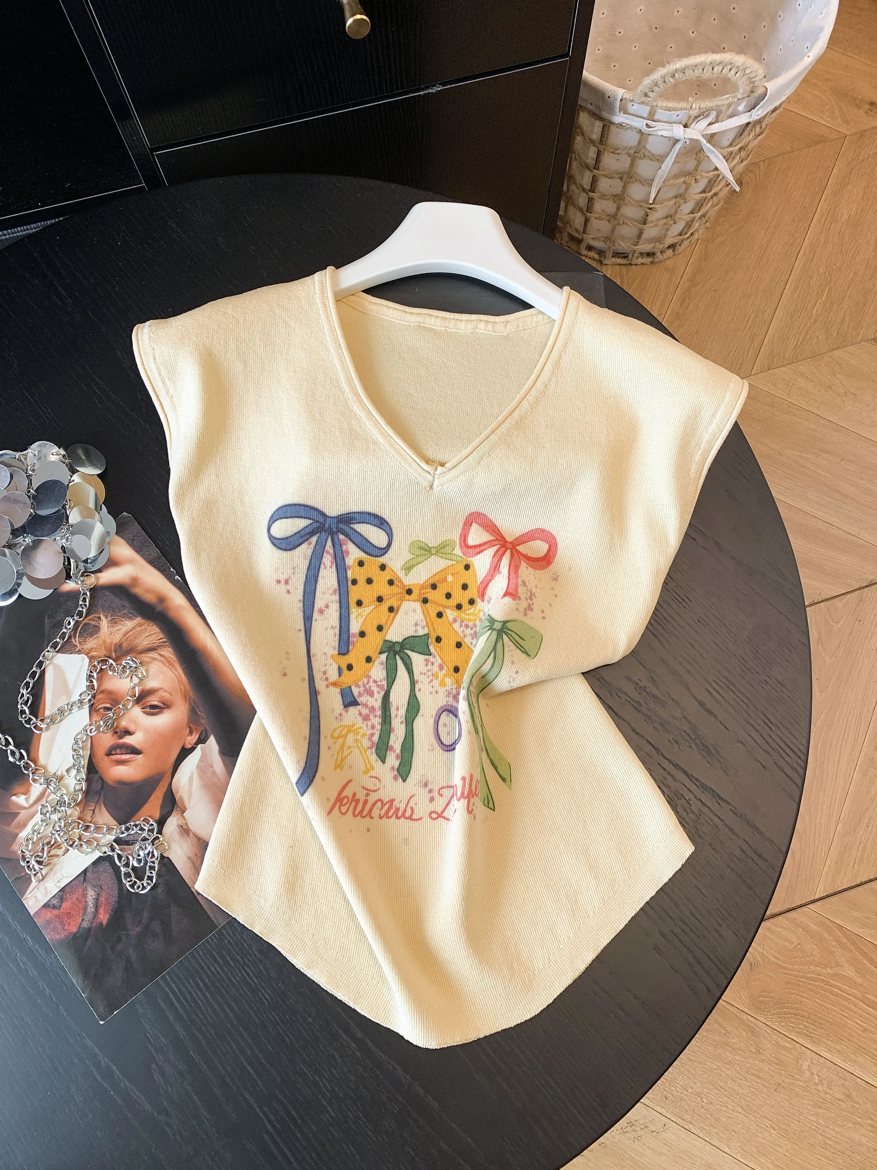 Sweet Bowknot Print V-neck Short-sleeved t-Shirt for Women Summer Thin Slim-fitting Regular Shoulder Top