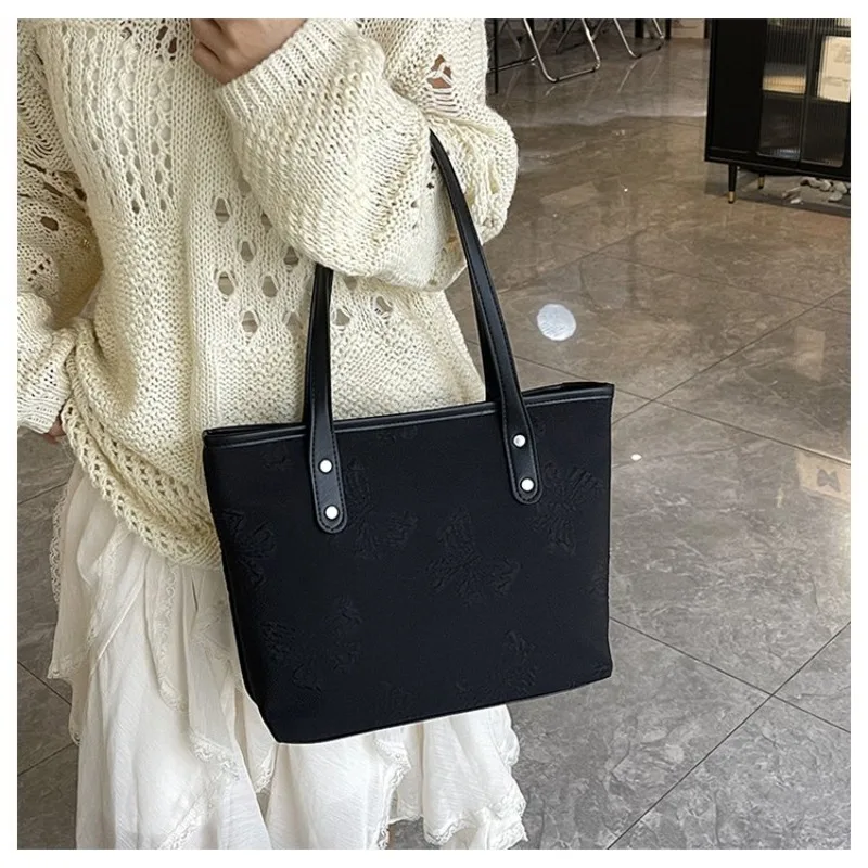 

Chic Leather Messenger Bag For Stylish Ladies - Classic Elegant Crossbody Bag By Famous Designer Brand