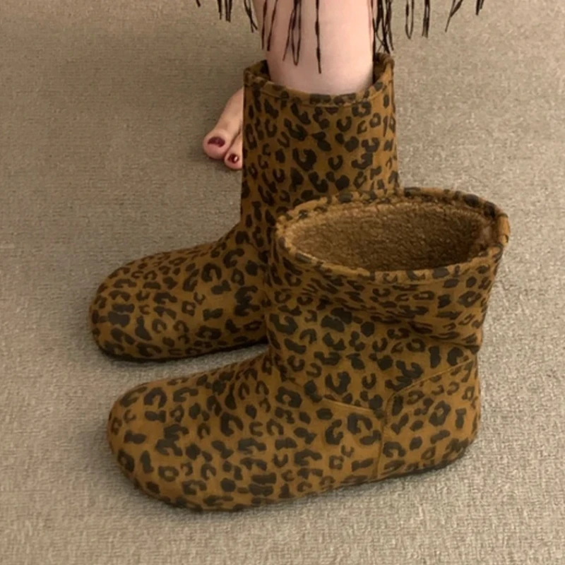 

Leopard Ankle Snow Boots Women Flats Suede Casual Sport Cotton Shoes 2025 Winter New Running Shoes Cozy Fad Dress Mujer Zapatos