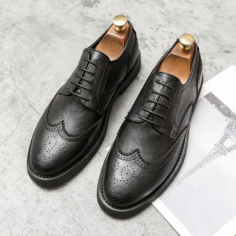 Mens Retro Carved Brogue Designer Business Wedding Leather Male Party Dress Luxury Footwear Driving Casual Shoes for Men Loafers