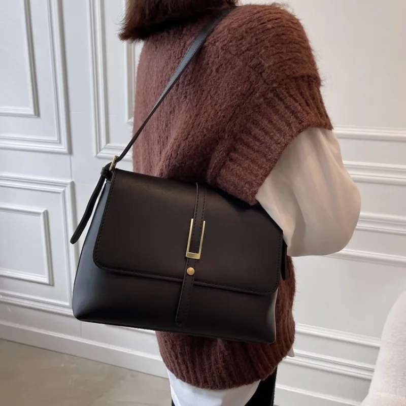 Luxury Everyday Designer Crossbody Diaper Bag For Women Fashionable Leather Tote Large Capacity Elegant Shoulder Bag Chic
