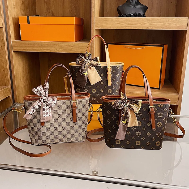 

2025 Vintage Shoulder Bag for Women, Fashion Retro Large Tote Bag, Spacious Crossbody Purse, Lightweight Casual Daypack