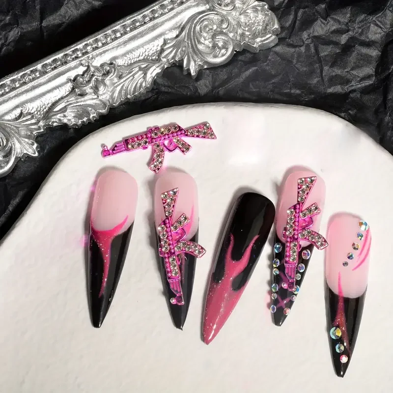 5 sztuk różowego pistoletu ze stopu 3D do zdobienia paznokci z kryształki górskie, luksusową akcesoria do paznokci w kształcie pistoletu do DIY lub Salon paznokci