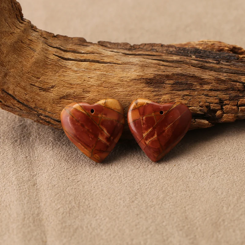 

Натуральные разноцветные серьги-сердечки из яшмы Пикассо, бусины для изготовления ювелирных изделий, бусины из натуральных камней ручной работы 20*5 мм, 6,1 г.