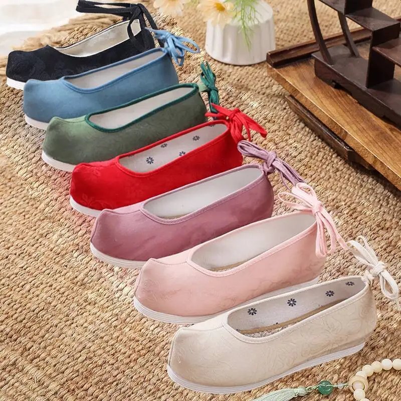 

Solid Color Hanfu Ancient Style Shoes Height Increasing Women Spring Autumn Upturned Toe Shoes Bow Shoes Mid Heel Tang Style