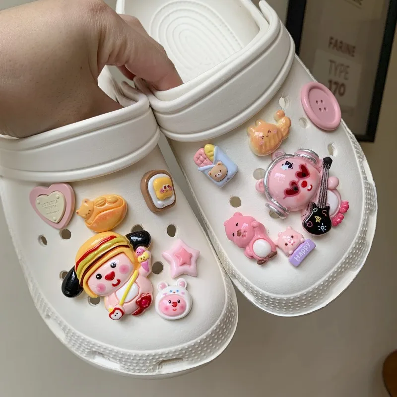 12pcs Cartoon Beaver Shoe Flower Accessories Cute Ruby DIY Removable Flower Clog Buckle Decoration Shoes