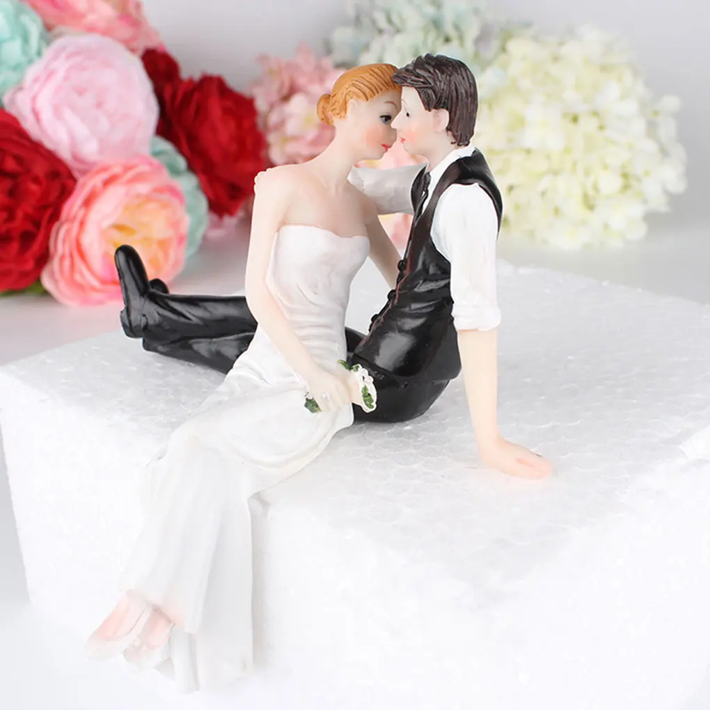 2024 Cake Toppers Dolls Bride and Groom Figurines Funny Wedding Cake Toppers Stand Topper Decoration Supplies Marry Figurine