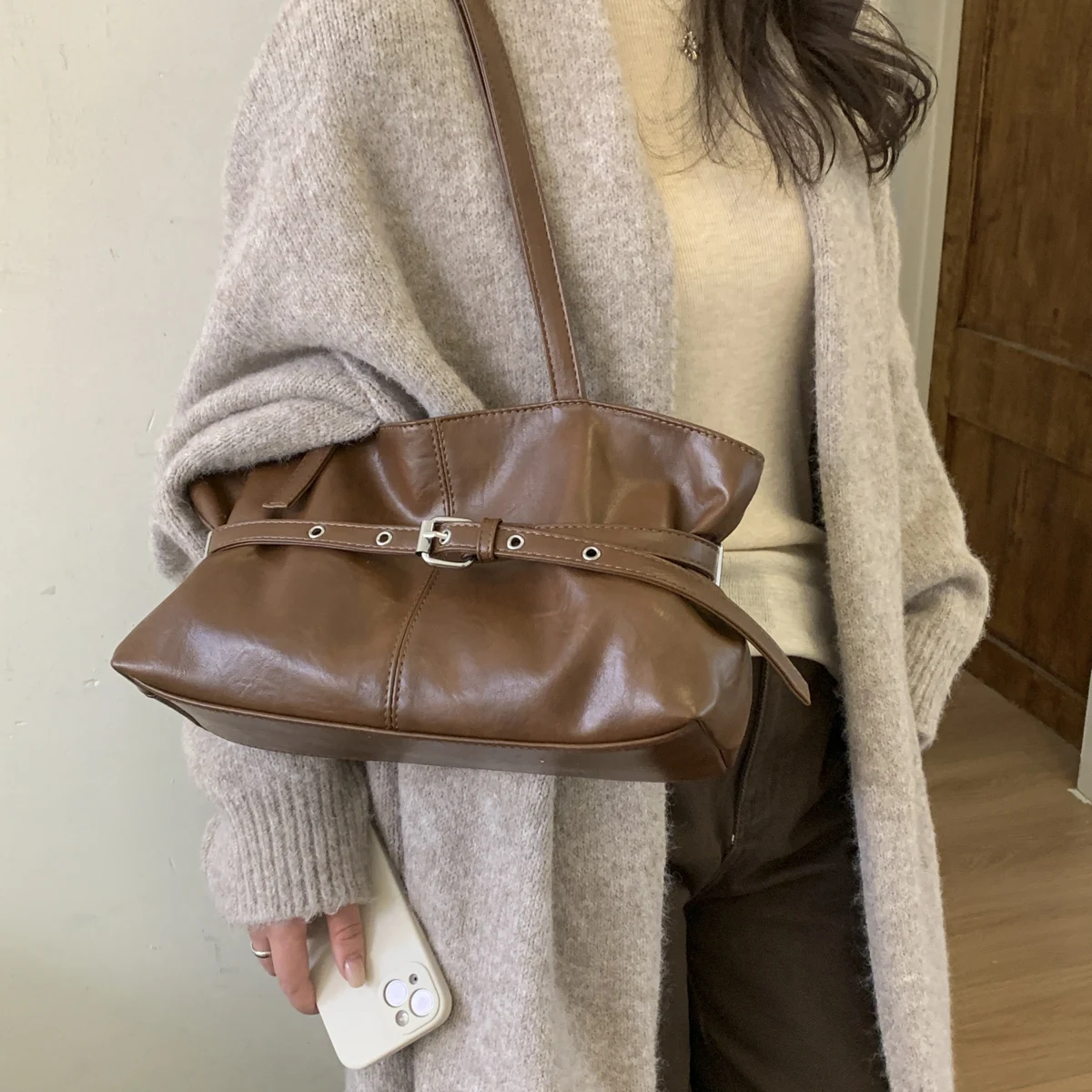 

Small PU Leather Tote Bag Vintage Shoulder Bag for Women 2025 New Trend Fashion Solid Handbag Chic Purse for Daily Use & Travel