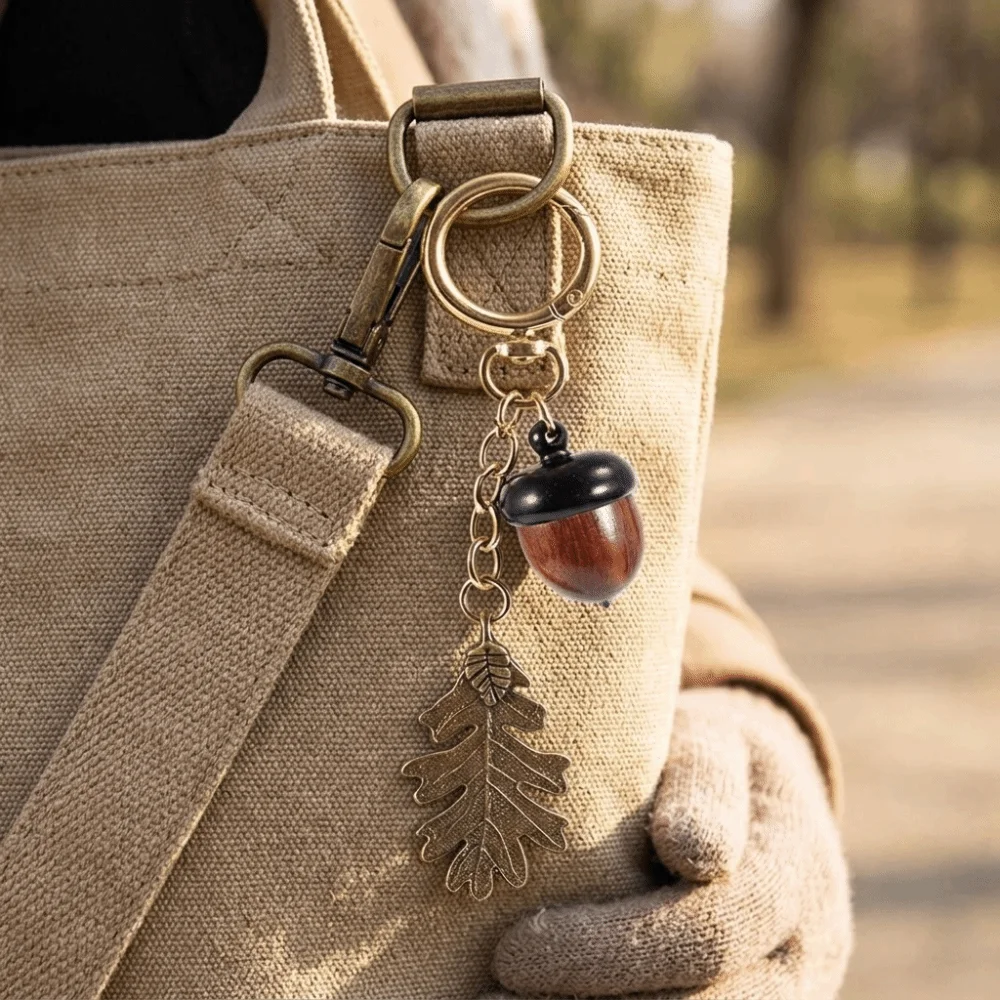 Antique Acorn Keychain Small Item Storage Twist Open Simulation Acorn Bag Pendant Lightweight Removable Pendant Charm