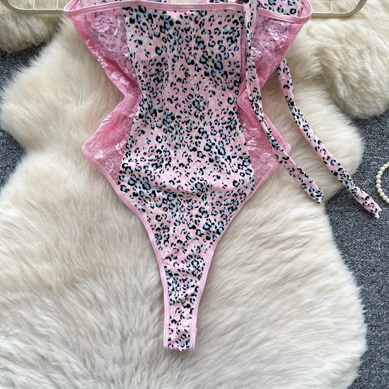 Body de encaje con estampado de leopardo rosa para mujer, cuello halter, tirantes finos, push-up, moldeador, lencería sexy, mono ajustado.