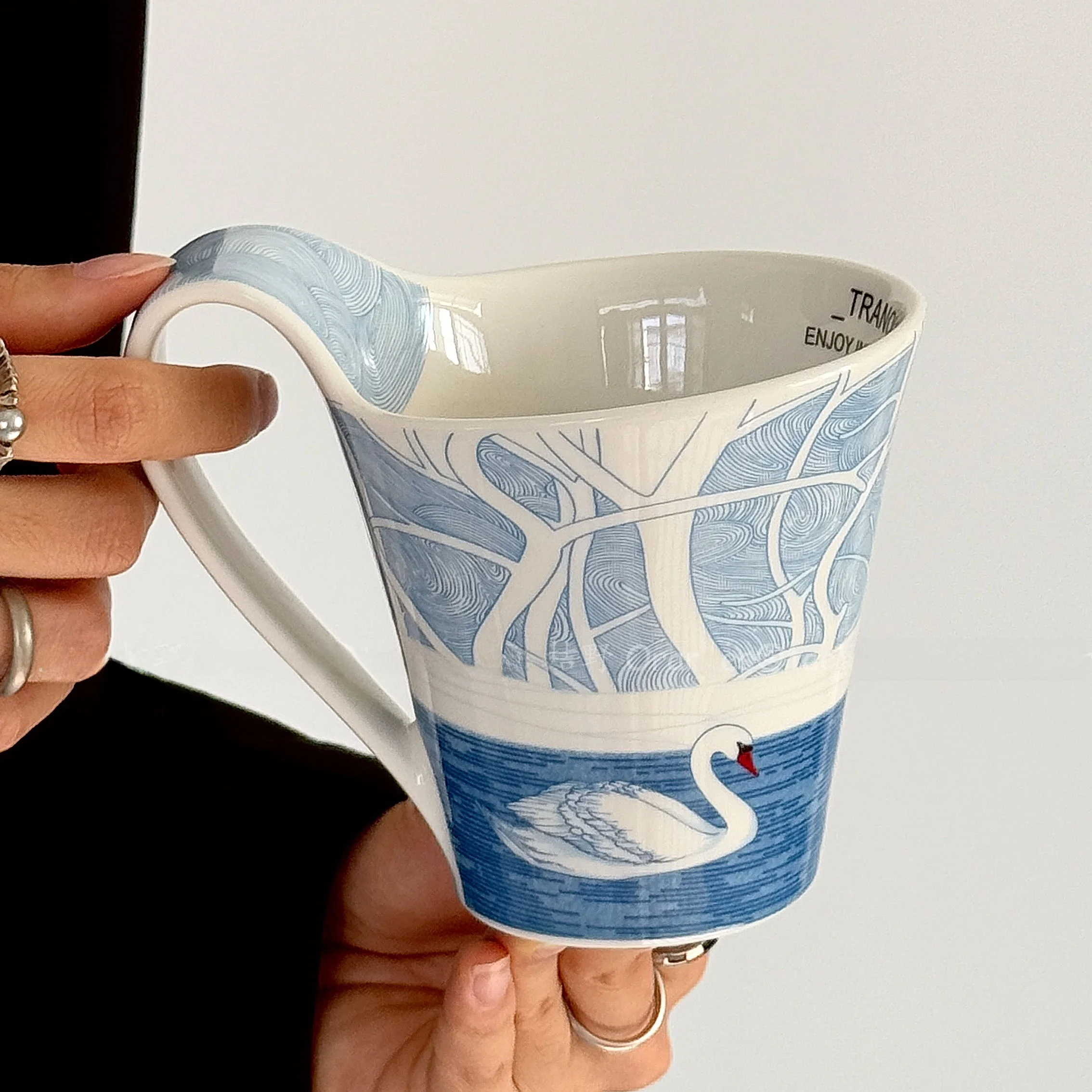 Taza Retro de Cerámica Naranja Swan Lake Flowline para Café Latte, Regalo Único, Taza de Porcelana Azul y Blanca Swan Lake co...