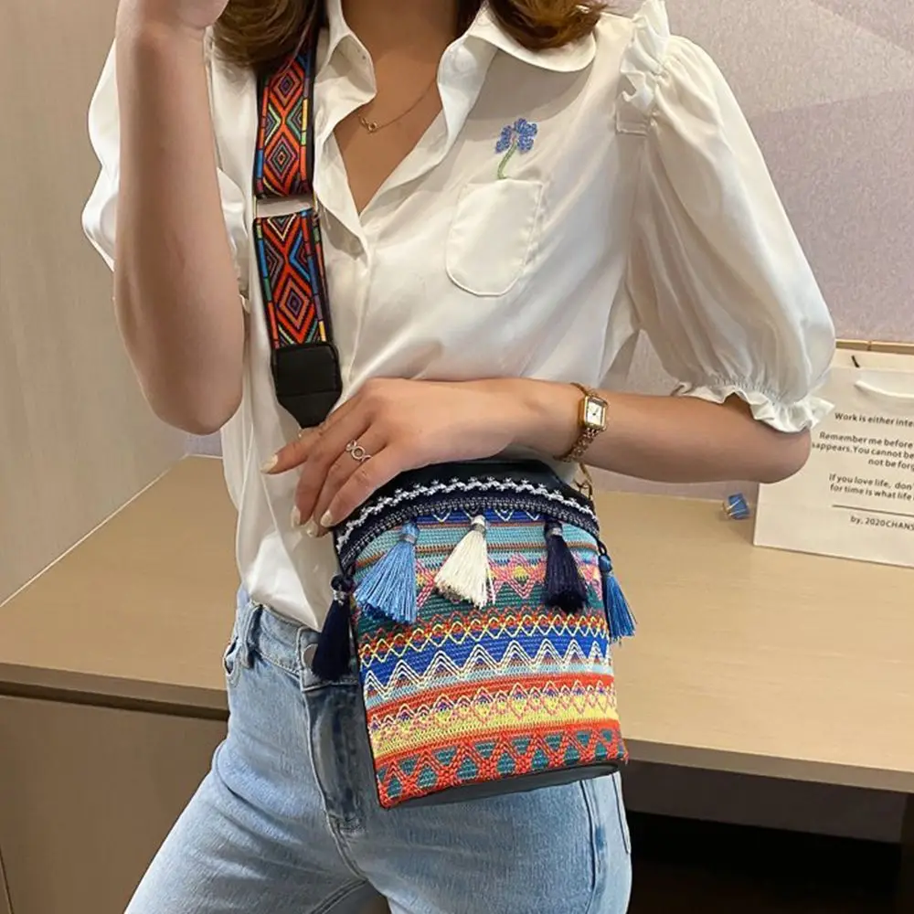 

Bucket Messenger Bag All-match Handbag Crossbody Bags Fringe Shoulder Bag Large Capacity Bag Bohemian Shoulder Bag Women Bag