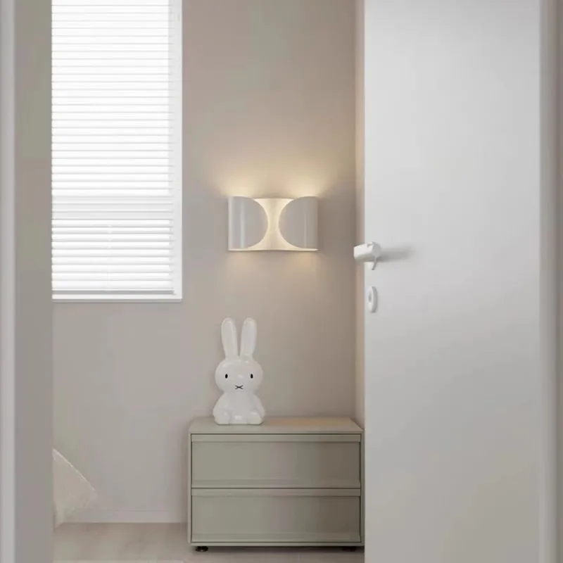 

Nordic Designer Model Bedroom Bedside LED Wall Light Creative Living Room Interior Stainless Steel Staircase Light