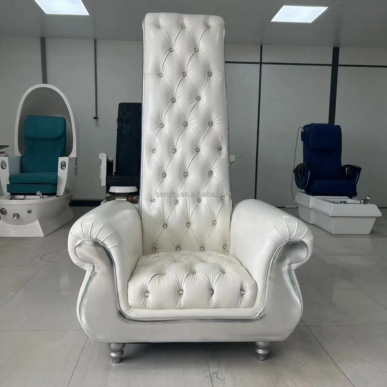 Luxurious High-back Massage Queen Pedicure Chair With Customized Color Configuration For Manicure