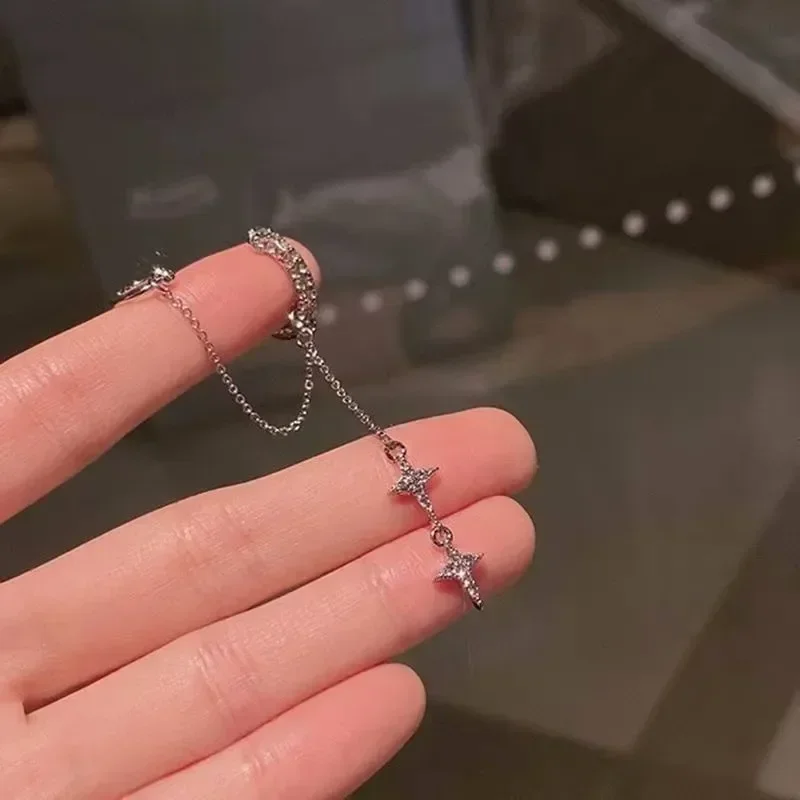 Pendiente con Clip para oreja para mujer, borla de cristal de Color plateado, sin perforación, estrella de diamantes de imitación, joyería para Piercing de cartílago falso