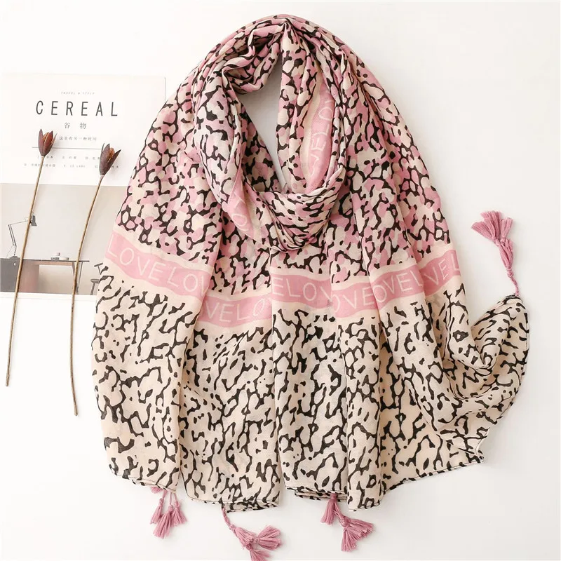 Sexy rosa leopardo dot amor carta tassel viscose xale cachecol de alta qualidade impressão macio pashmina roubou muçulmano hijab sjaal 180*90cm