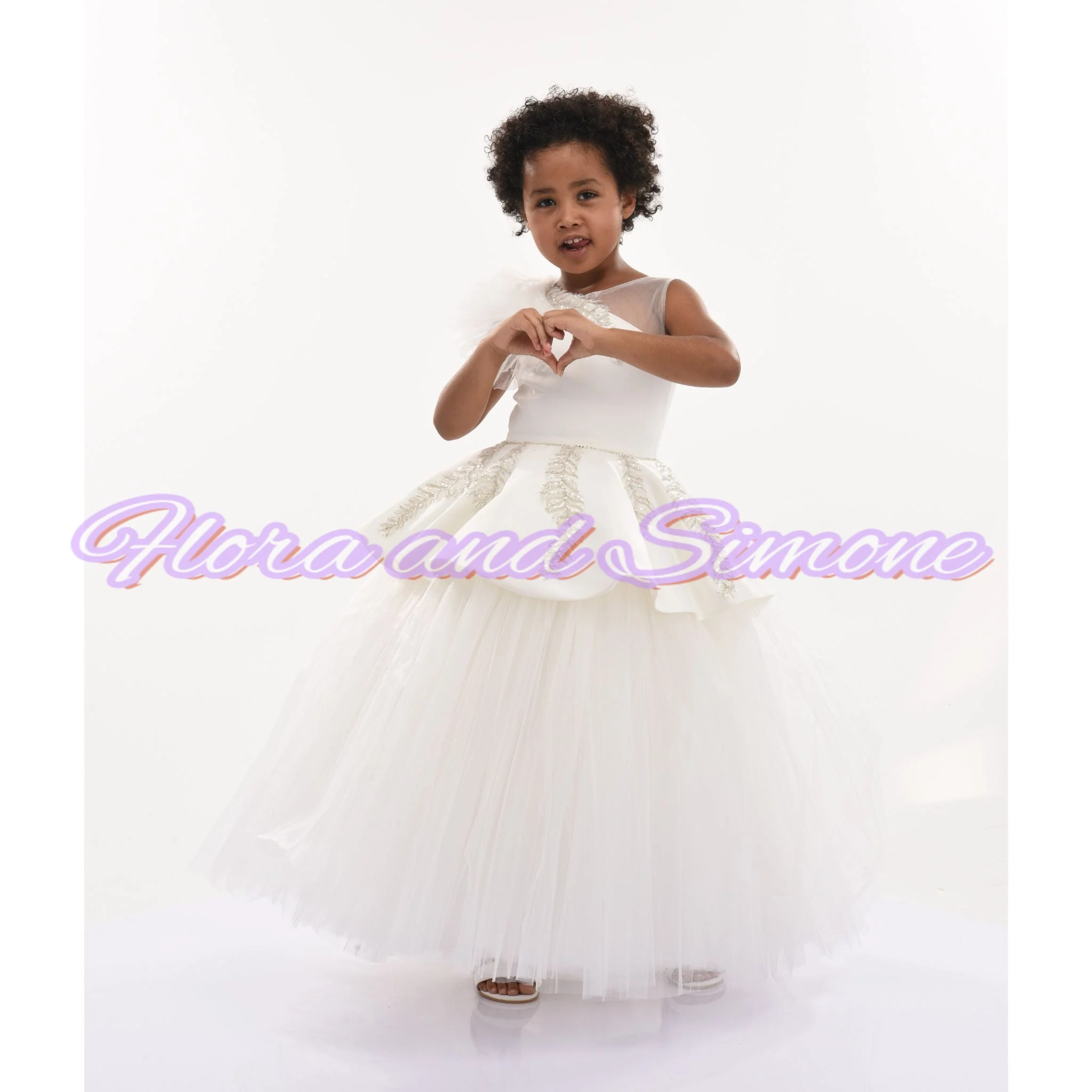

Customized White Ball Gown Flower Girl Dress for Kid Wedding Birthday Elegant Appliques Beading Red First Communion Party Luxury