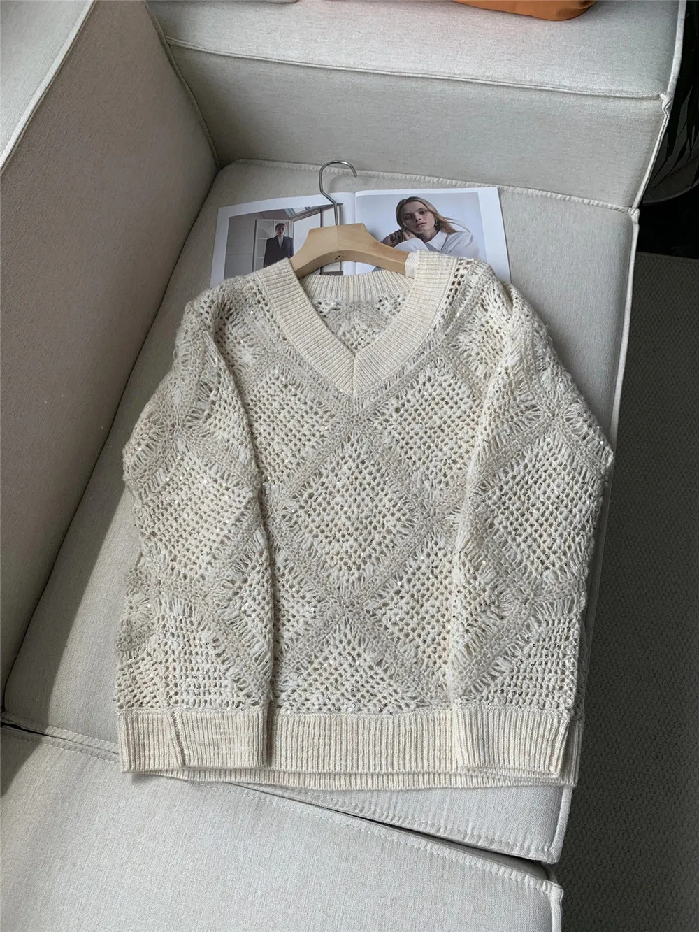 Women\'s Wool Hollow Sequined Pullover Autumn B*C V-Neck Long-Sleeved Knitted Sweater