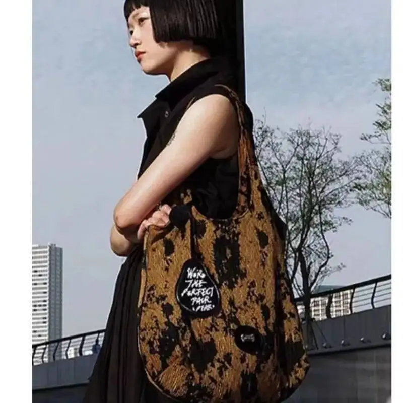 Bloom Retro Corduroy Brown Handbag Women New Vintage Large Capacity Casual Tote Ladies Hot Girl Y2k Underarm Bag Aesthetic