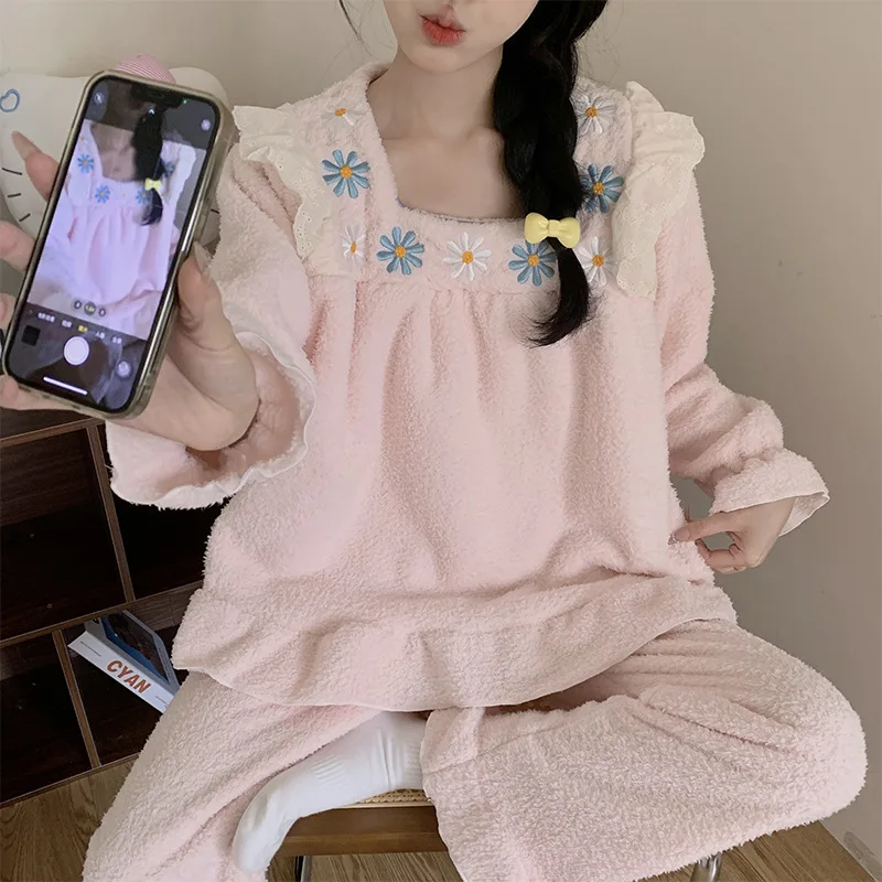 Pijamas de mujer para niña, Otoño Invierno, nuevo modelo, conjunto de pijama de algodón con forro polar dulce, ropa de dormir cómoda para niña gruesa, traje para casa