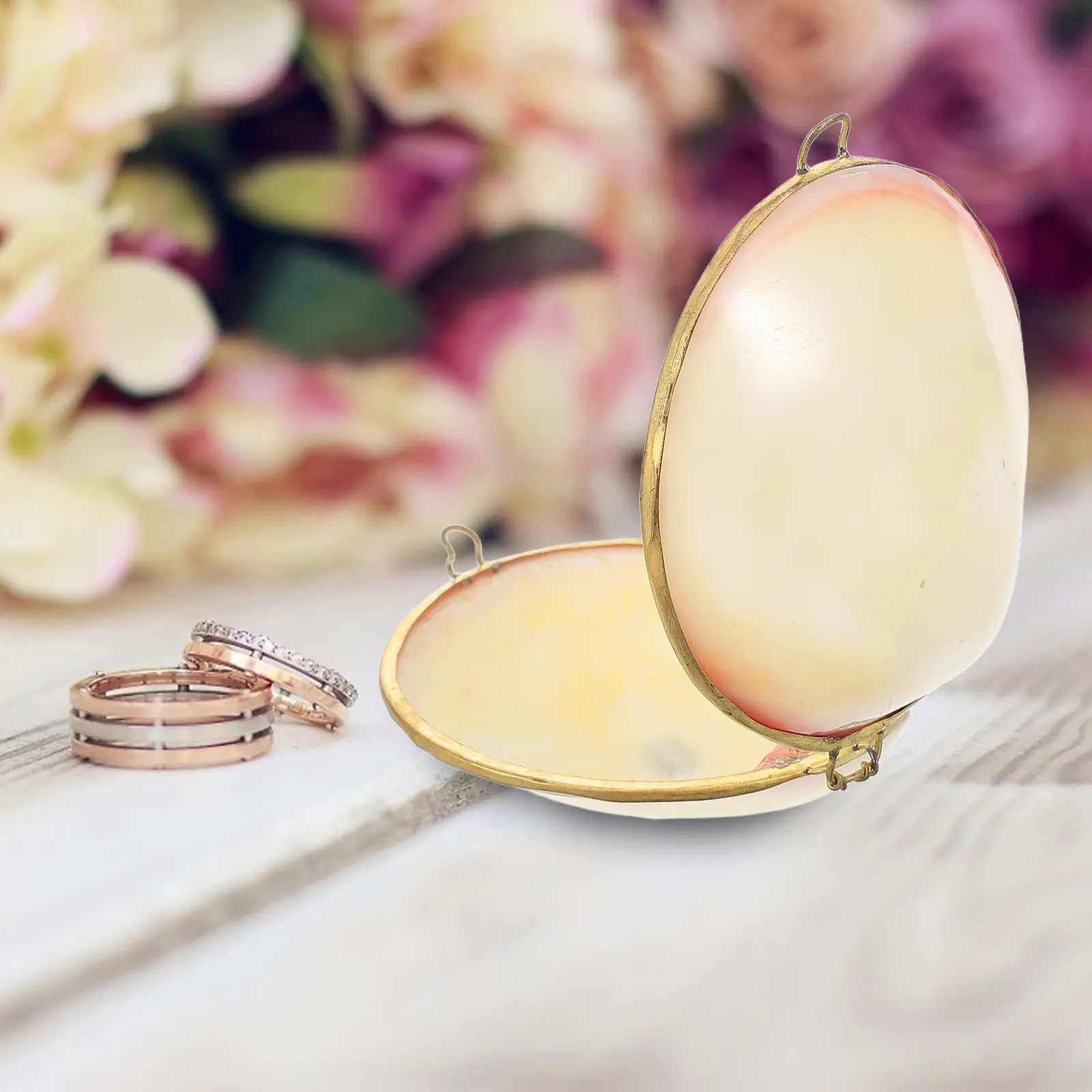 

Компактный органайзер для украшений из натуральных морских ракушек: для колец, серег, ожерелий. Декоративная дорожная шкатулка для хранения ювелирных изделий, футляр для памятных вещей.