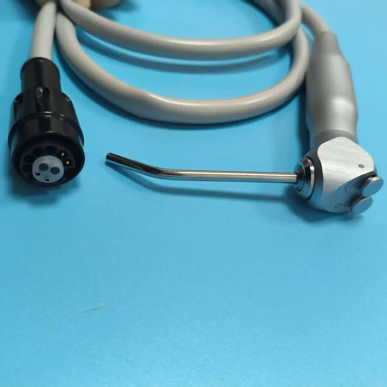 

Стоматологические трехходовые шприцевые трубки подходят для устройства Sirona 1300 мм Angel Type L2 T-1303.S2048