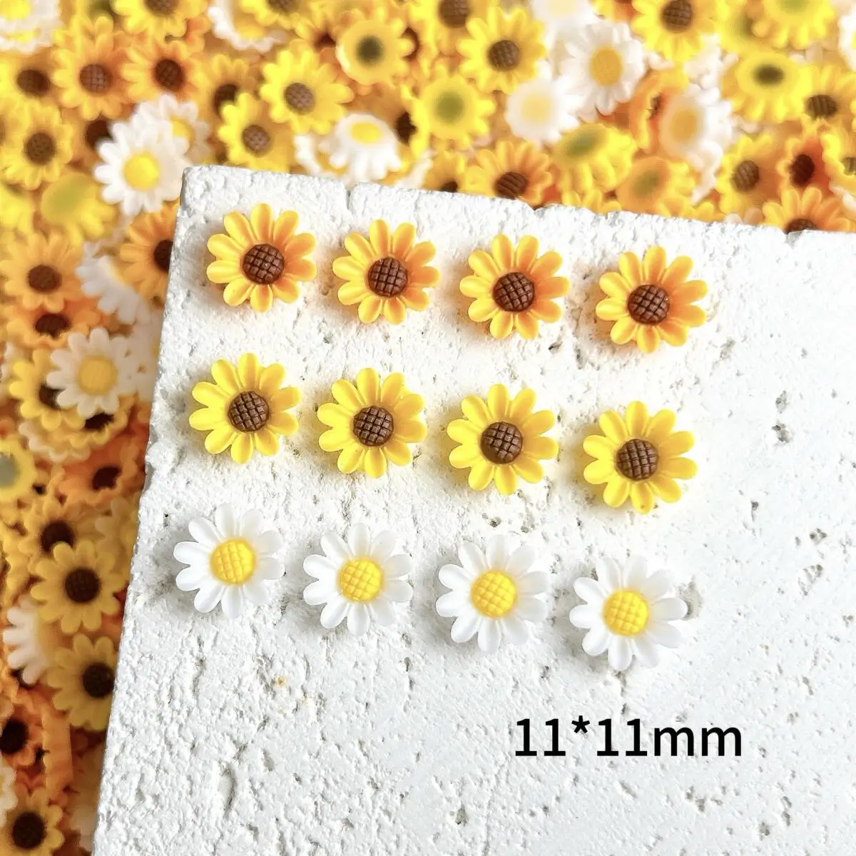 30PCS Tricolors Sweet Daisy Sunflower Nail Charms Simulated Sweet Minimalist Flowers Resin Nail Art Accessories for DIY Manicure