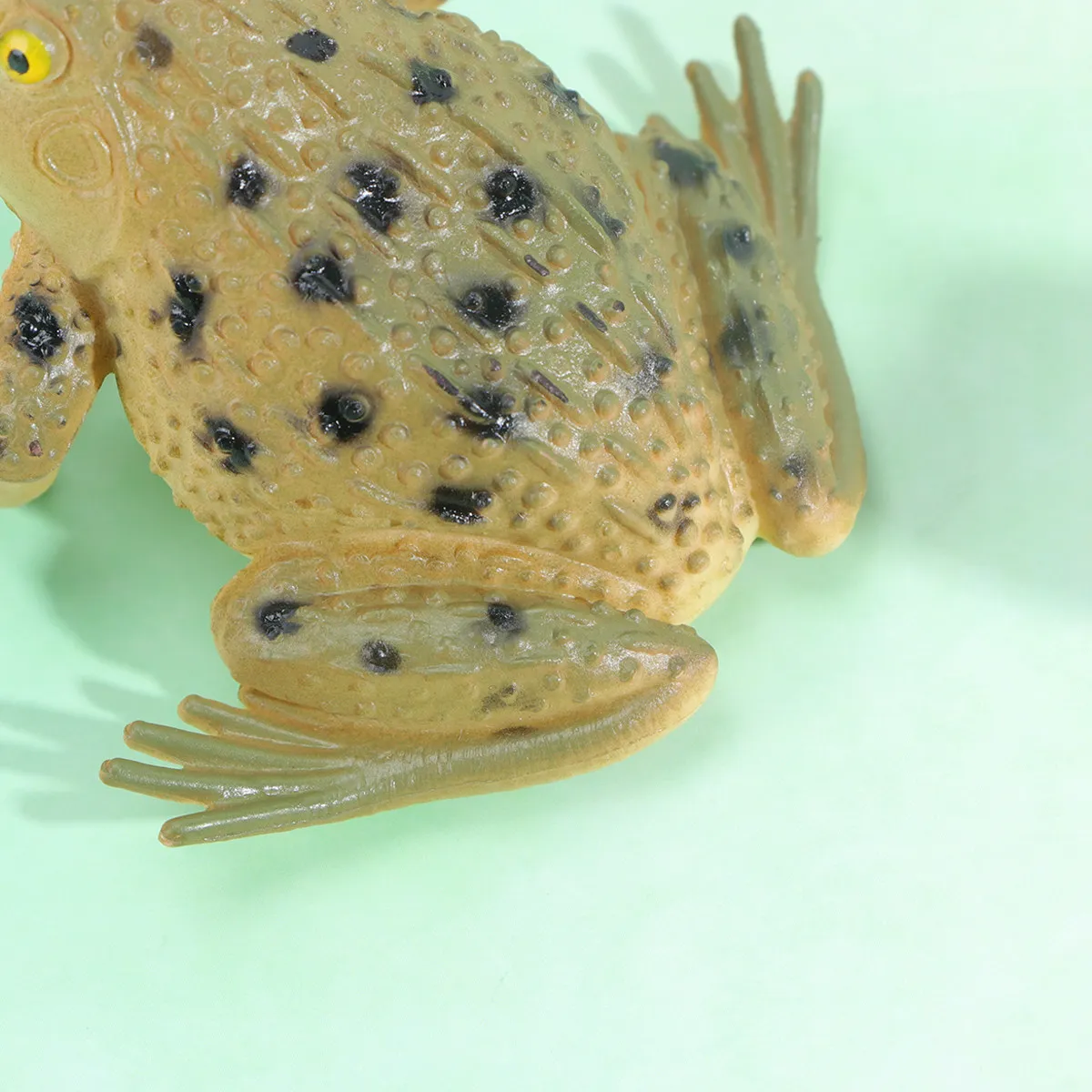 

4Pcs Lifelike Sounding Toad Squeeze Prop Quirky Party Prank Gadget Fun Sound Effect for Social Gatherings Laughter