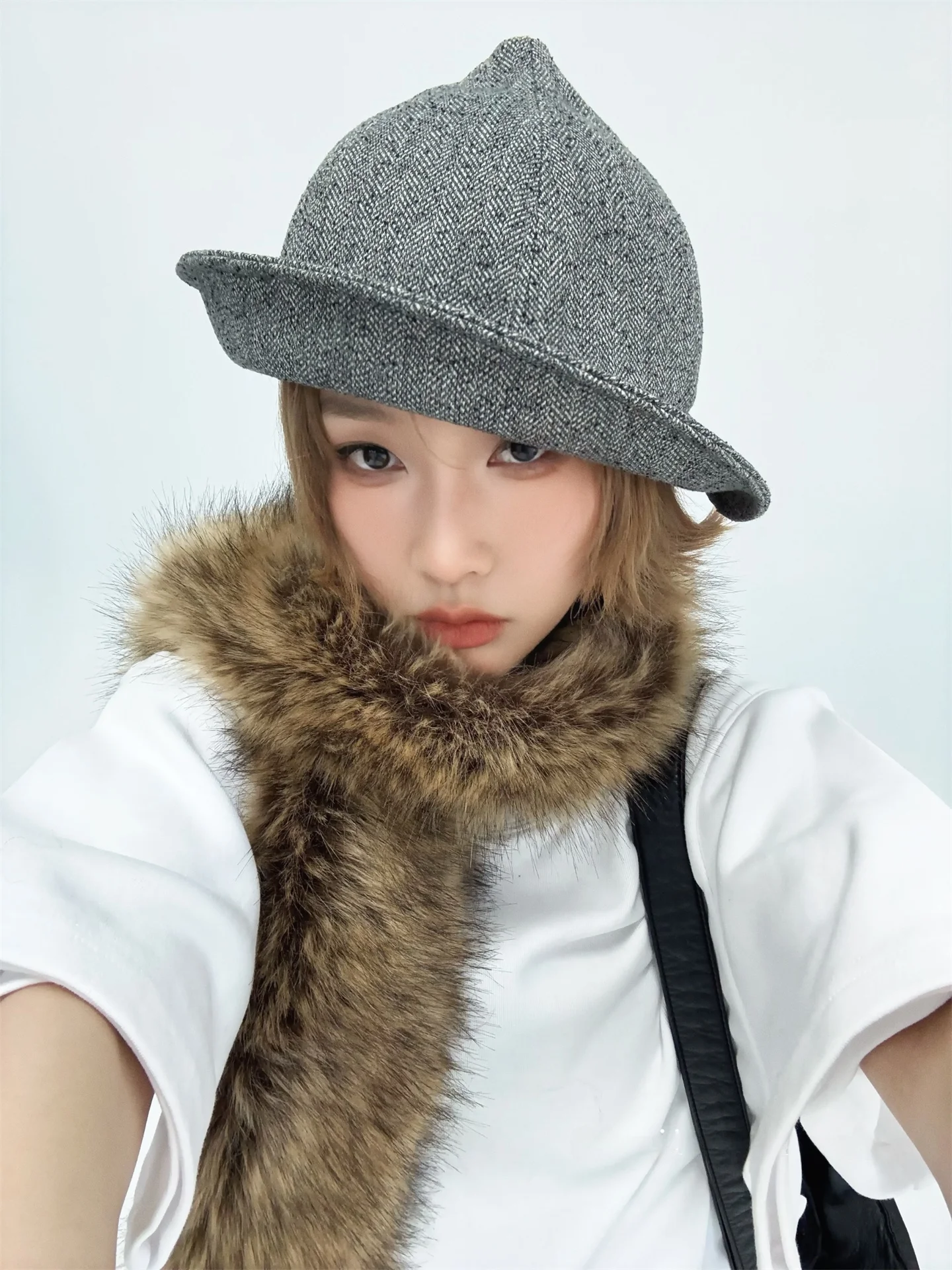 

Fashionable British Style Woolen Knit Fisherman Hat Women's Trendy Asymmetrical Pointed Top Hat Men's Warmth Comfort All Seasons