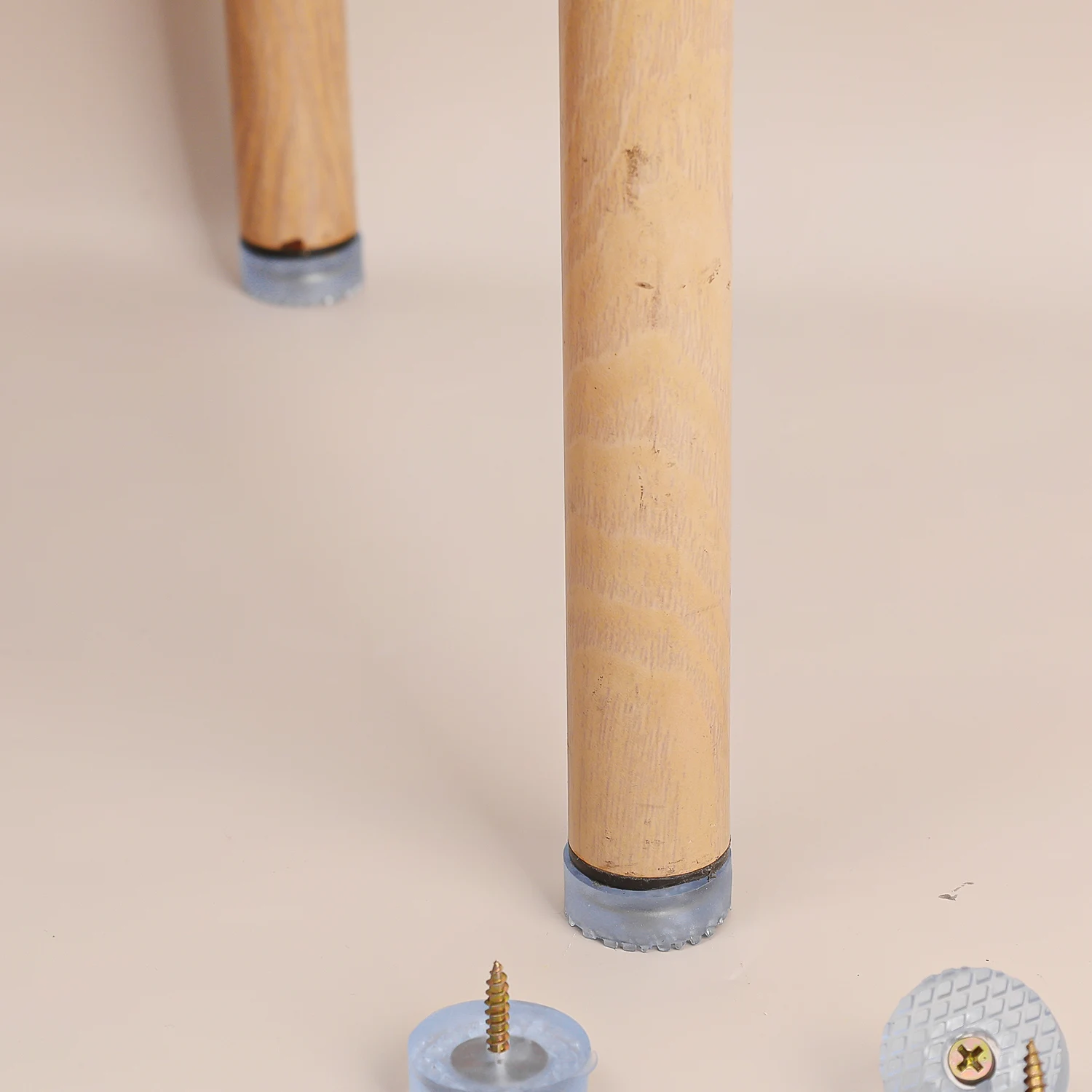 Transparent Square Furniture Foot Pads Non-slip Chair Leg Caps Hardwood Floor Protector Pad with Screw Desk Chair Sofa Leg Cover