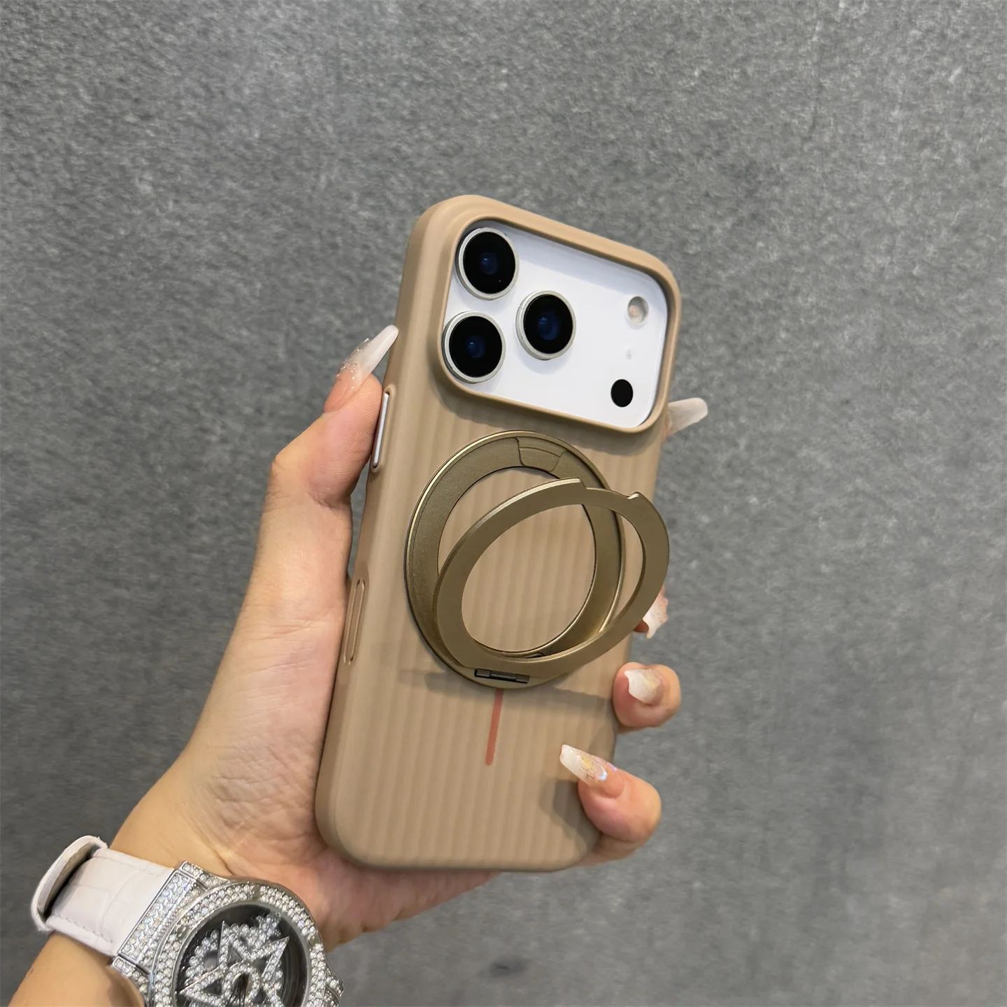 Роскошный магнитный 360° °   Чехол для телефона с вращающимся кронштейном для iPhone 17 Pro Max 16 15 14 Pro Max 13, защитная подставка для объектива, противоударный чехол