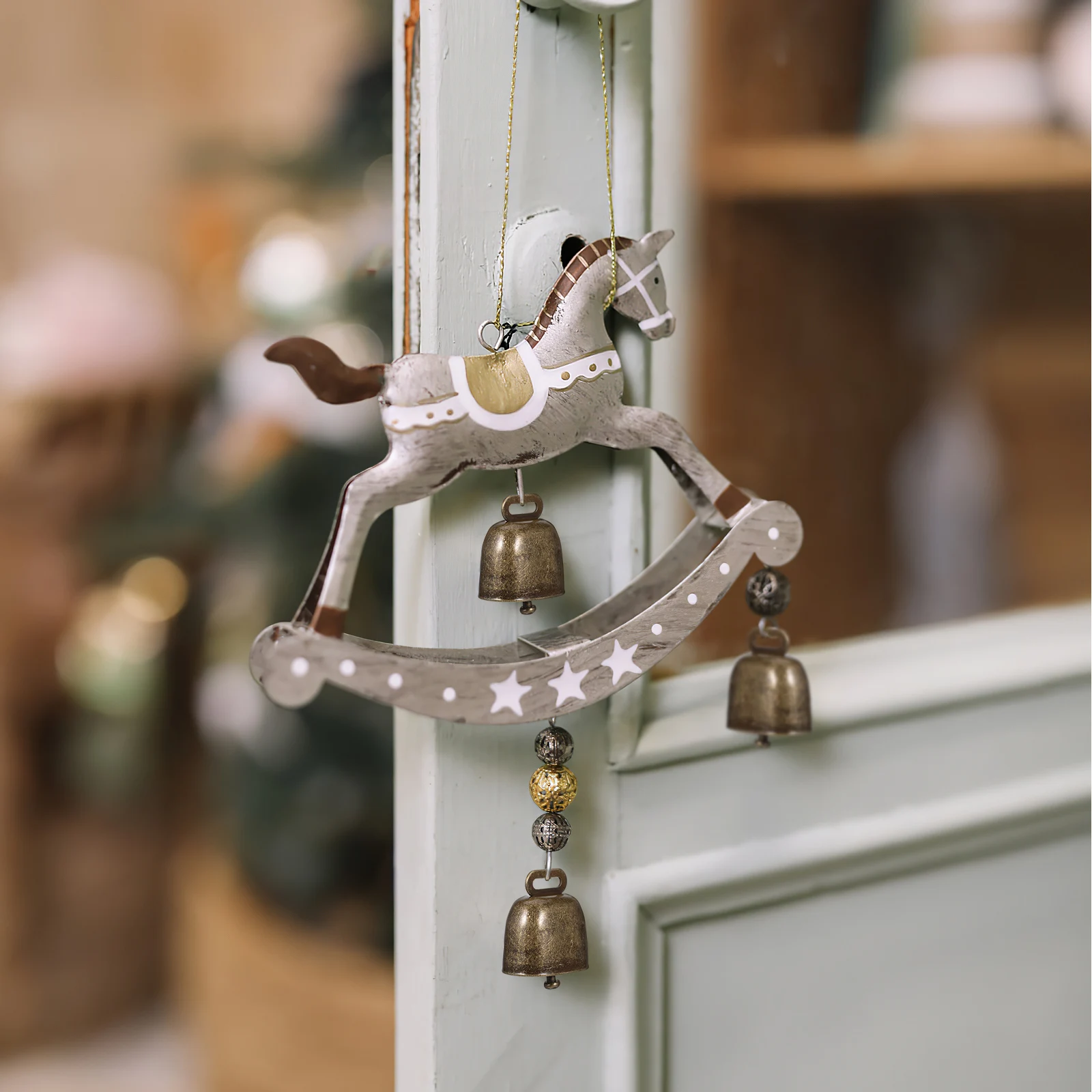 

2pcs Cowbells Noisemaker Square Calling Bell Iron Handle Outdoor Sports Wedding Party Emergency Use Bronze Pet Accessories