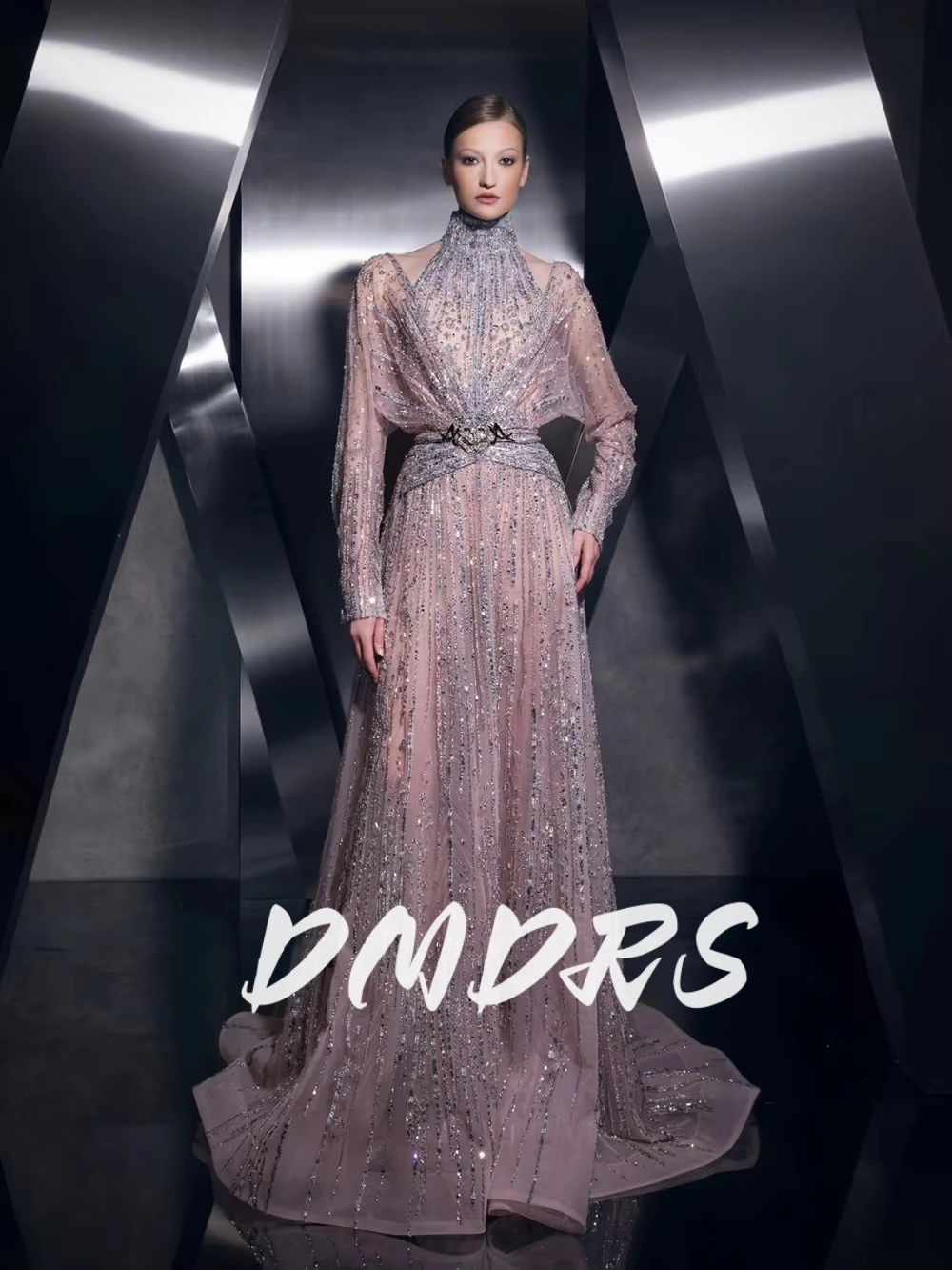 

Elegant Luxury Beaded A-line Long Evening Dress Sexy Illusion Halter Wedding Party Gown New Customized Stunning Prom Dresses