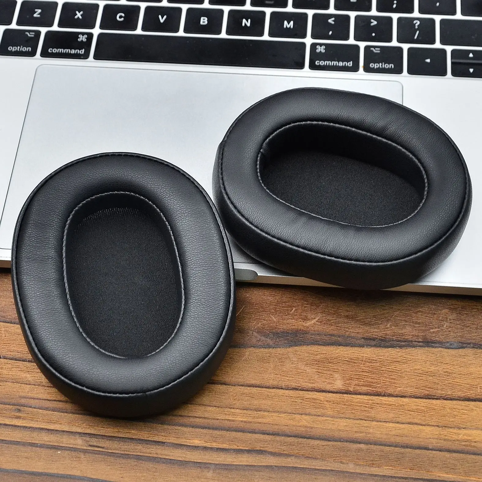 

Replacement Ice gel / Protein skin / Mesh fabric Ear Pads with Plastic buckle For Sony INZONE H5 Gaming Headphones Repair parts